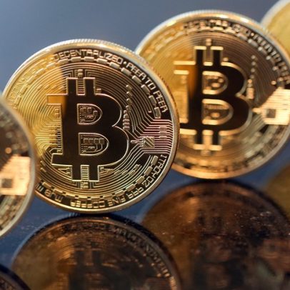 Bitcoin estabiliza em US$ 80 mil com inflação dos EUA e Irã no radar