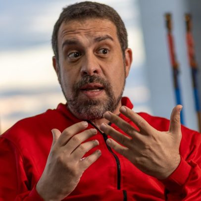 Governo não apoiará fim da escala 6x1 com transição longa, diz Boulos