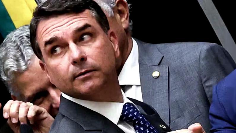 Flávio Bolsonaro: revelação de diálogos com Vorcaro abalou pré-campanha de presidenciável do PL; primeira pesquisa mostrou avanço de outros nomes à direita — Foto: Lula Marques/Agência Brasil