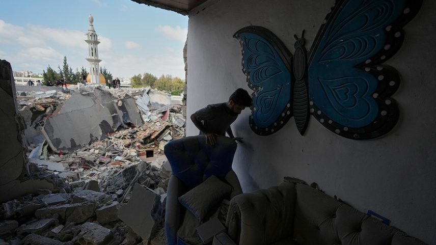 Israel lança mais de 120 bombardeios no Líbano — Foto: Mohammed Zaatari/AP