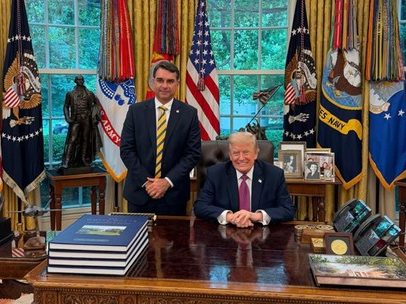 Encontro de Flávio e Trump tem saldo zero eleitoral, diz Casarões