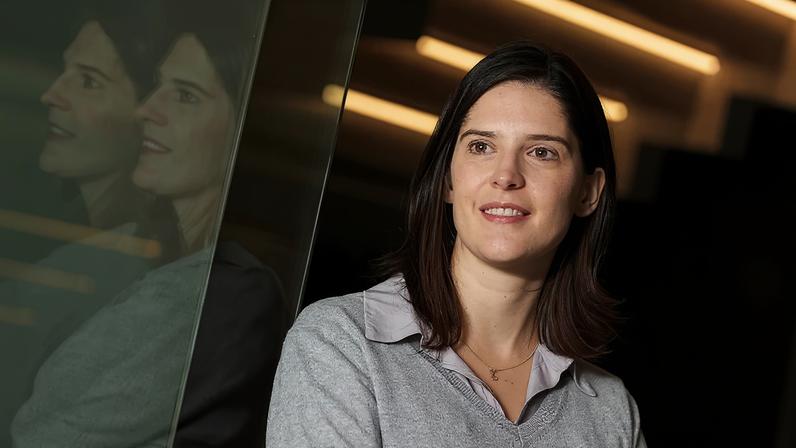 Claudia Moreno: consumo mais sensível à renda não está sofrendo tanto quanto outros mais sensíveis a crédito — Foto: Nilani Goettems/Valor