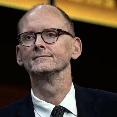 Wall Street dobra aposta em IA e registra novos recordes