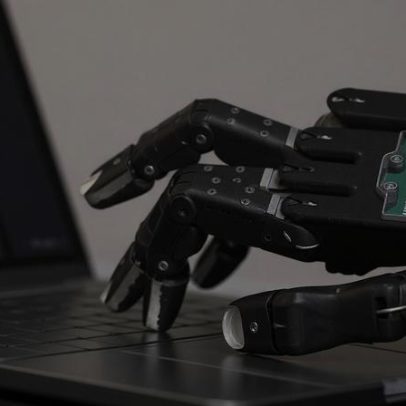 Finanças: humanos ainda importam mais do que IA, aponta análise