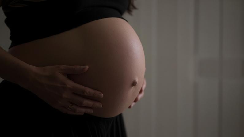 Mortalidade materna ainda expõe falhas evitáveis na assistência à gestante
