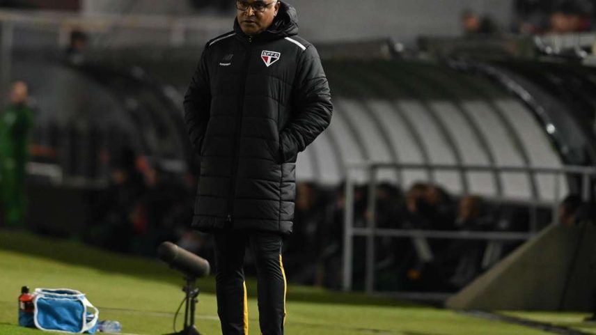 Roger Machado em derrota para o Juventude