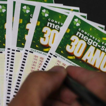 Mega-Sena: prêmio especial de R$ 300 milhões é sorteado neste domingo, ao vivo