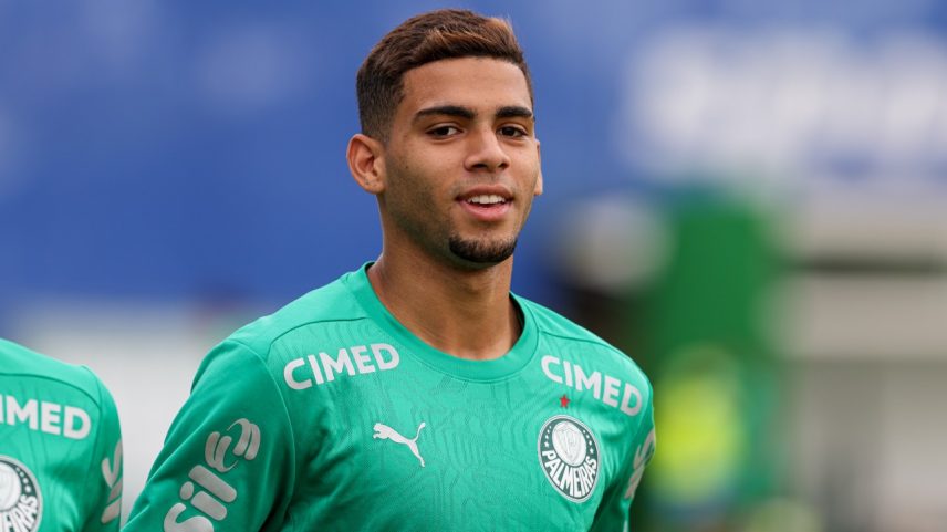 Arthur em treino do Palmeiras no profissional — Foto: Fabio Menotti / Palmeiras