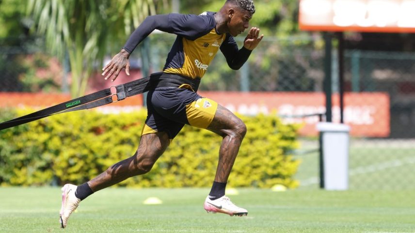 Arboleda em treino do São Paulo — Foto: Rubens Chiri/saopaulofc