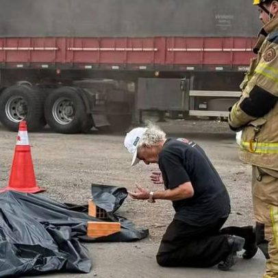 Caminhoneiro que se ajoelhou ao lado da vítima comove bombeiros na BR-158