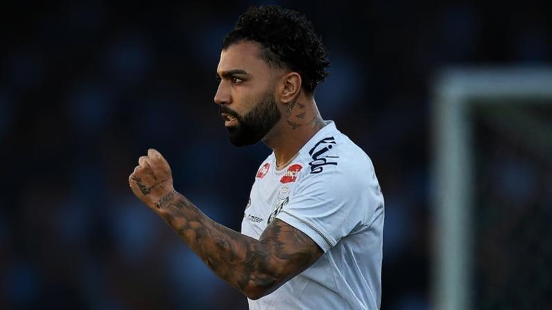 Gabigol comemora gol do Santos sobre o Fluminense em confronto do Brasileirão