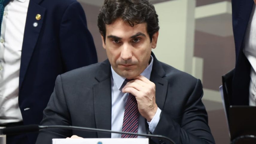 Gabriel Galípolo, participar da reunião da Comissão de Assuntos Econômicos (CAE), no senado federal
