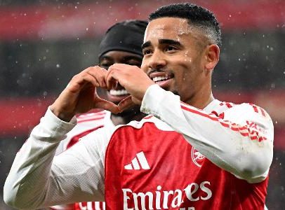 Latif afirma que retorno de Gabriel Jesus ao Palmeiras não acontecerá agora