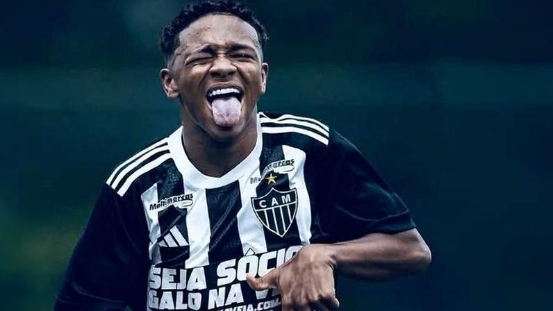 Gabriel Veneno comemora gol marcado durante jogo do Atlético-MG na base
