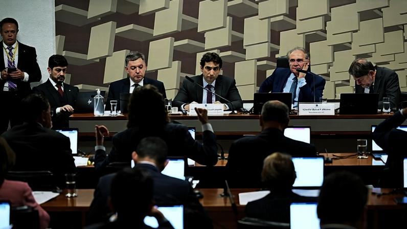 Gabriel Galípolo participa de audiência pública no Senado