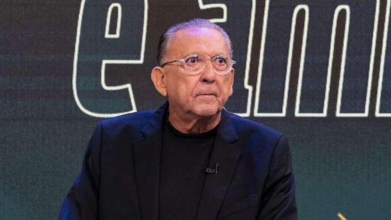 Galvão Bueno foi submetido a uma cirurgia de coluna