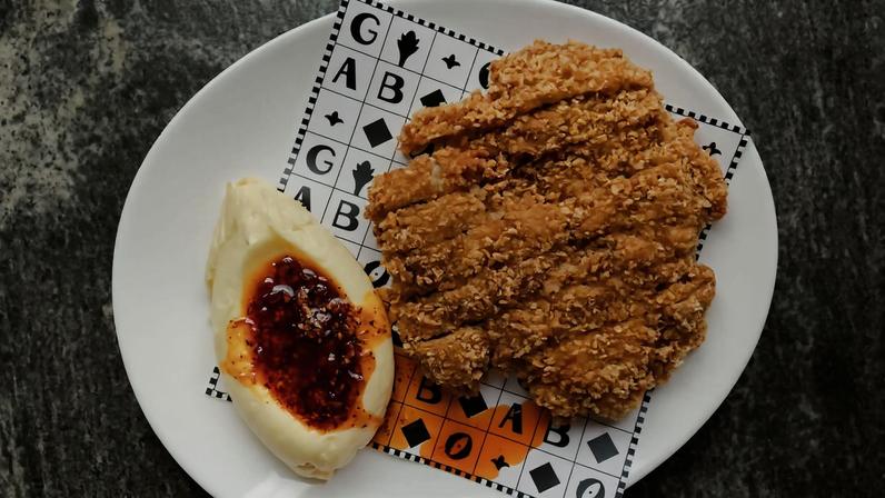 No Gabo, a milanesa integra uma proposta que dialoga com versões portenhas e uruguaias