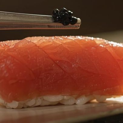 Restaurante japonês de Belo Horizonte cria experiência mensal com menu às cegas
