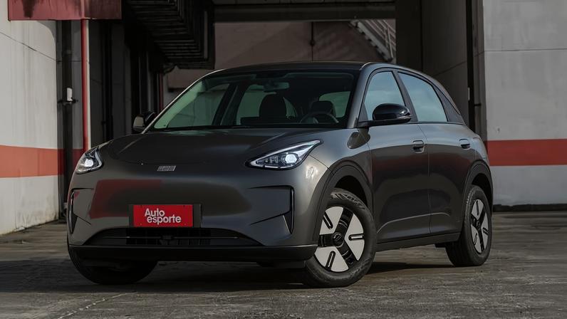 Novo Geely EX2 tem o mesmo visual do modelo vendido no Brasil — Foto: Renato Durães/Autoesporte