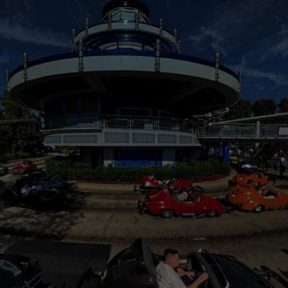 Disneyland aposenta aroma de gasolina de atração clássica após 70 anos