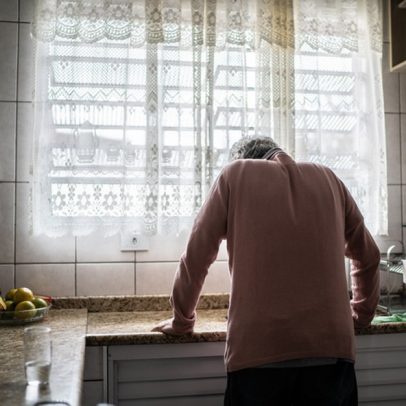 Lentes de contato estimulam cérebro para tratar depressão