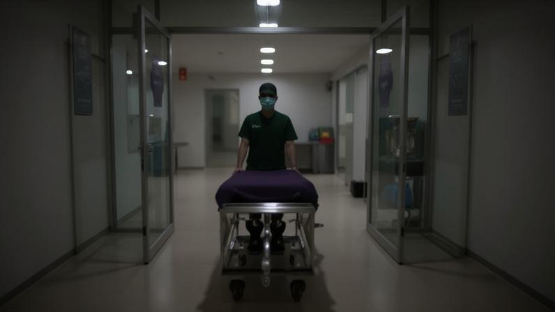 Ao analisar cinco estudos de caso clínicos, a IA obteve 89% de acerto, contra 34% dos médicos que utilizaram recursos convencionais, como mecanismos de busca — Foto: Getty Images