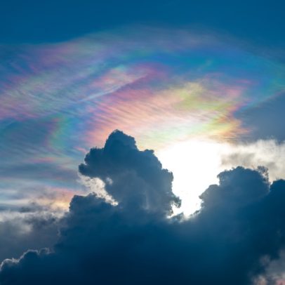 Nuvens iridescentes: fenômeno raro registrado na Indonésia atrai atenção