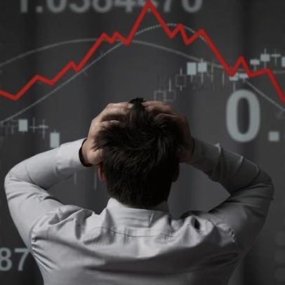 Ibovespa encerra 6ª semana em queda, maior série de perdas em 8 anos