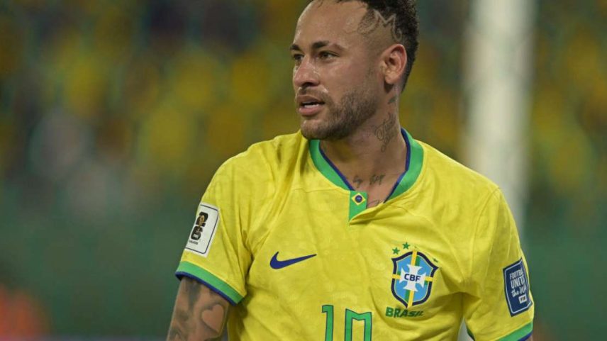 Quem tem mais títulos na carreira: Ancelotti ou Neymar?