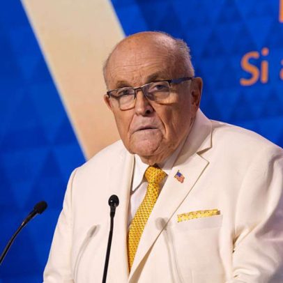 Ex-prefeito de Nova York Rudy Giuliani é internado em estado crítico após acidente