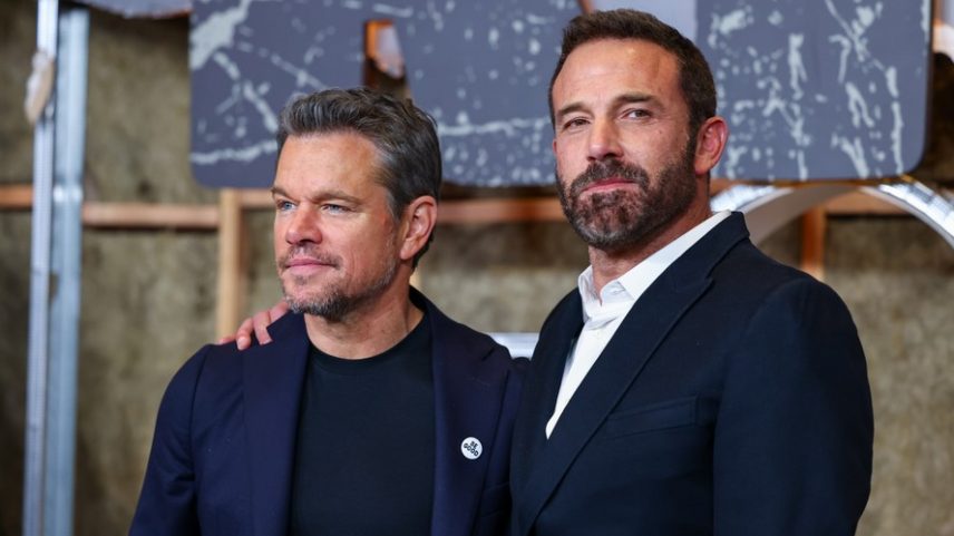 Matt Damon e Ben Affleck na première de 'Dinheiro Suspeito' (2026) em Nova York — Foto: Getty