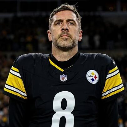 Aaron Rodgers anuncia aposentadoria ao fim da temporada da NFL
