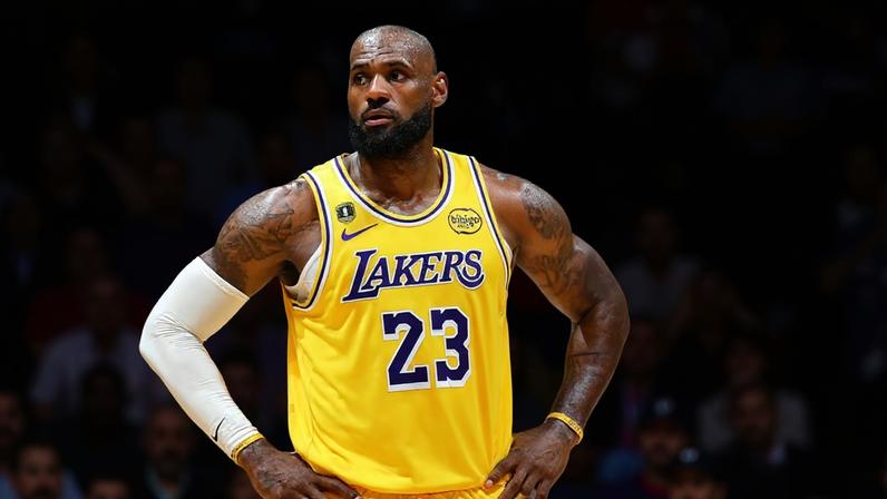 LeBron James não confirma futuro na NBA após eliminação dos Lakers