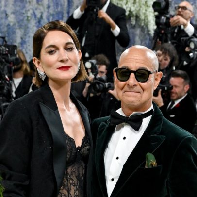 Stanley Tucci fala sobre casamento com Felicity Blunt e diferença de 21 anos