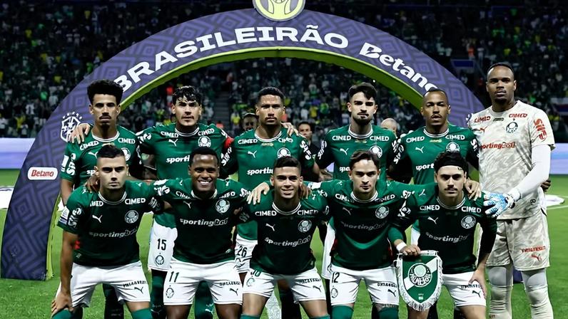 Time do Palmeiras posado antes de clássico contra o Santos — Foto: Alexandre Schneider/Getty Images