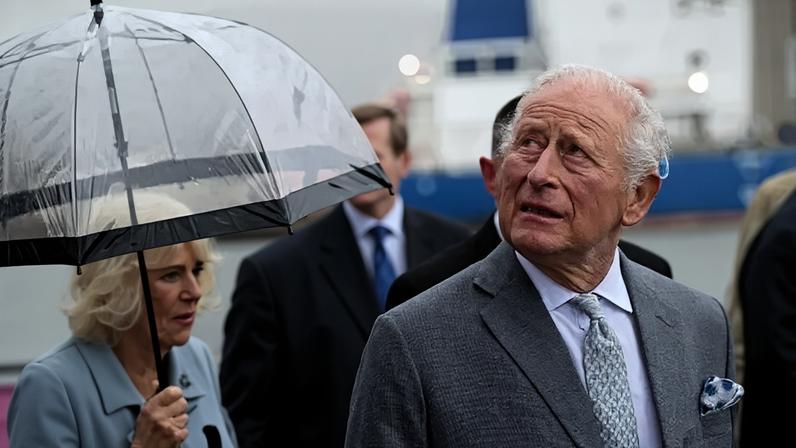 Rei Charles III e a Rainha Camilla em Belfast, na Irlanda do Norte, em 19 de maio de 2026
