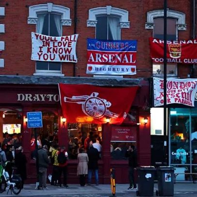 Arsenal é campeão sem atuar e encerra jejum na Premier League