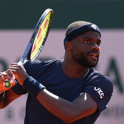 Tenista procura raquete furtada em Roland Garros com recompensa