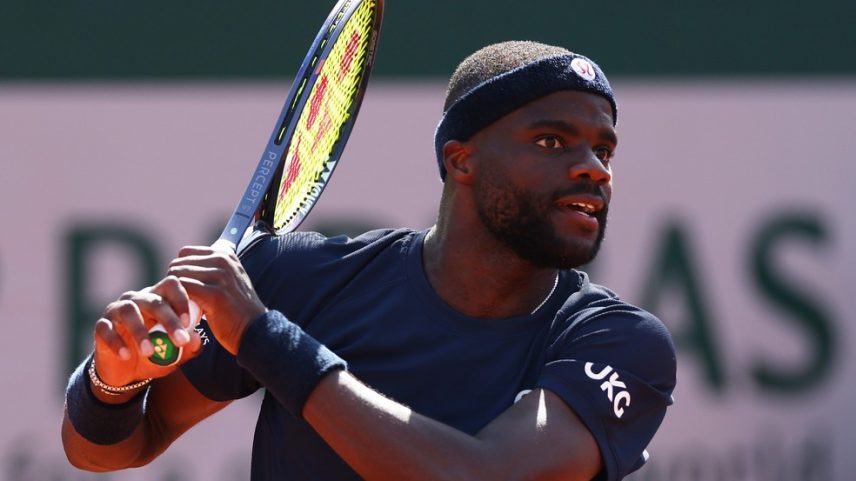 Frances Tiafoe teve raquete furtada em Roland Garros — Foto: Matthew Stockman/Getty Images