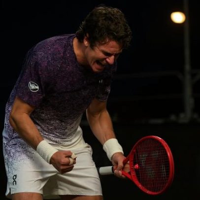 João Fonseca vence Djokovic com saque de 220 km/h; confira os números