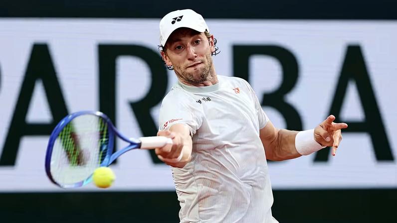 Casper Ruud é o adversário de João Fonseca na quarta rodada de Roland Garros — Foto: Dan Istitene/Getty Images