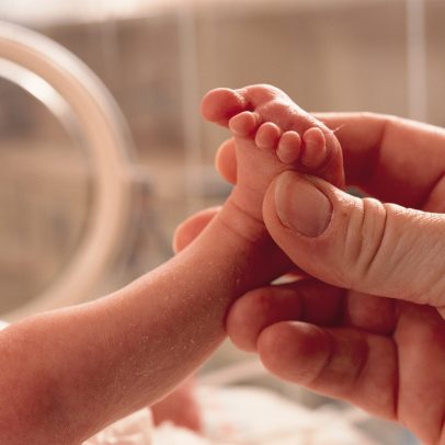 Hospital celebra Dia das Mães com ensaio especial na UTIN