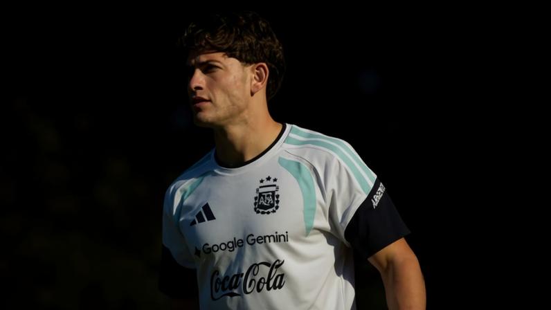 Giay foi chamado pelo técnico Lionel Scaloni para participar dos amistosos da seleção argentina antes da Copa do Mundo 2026
