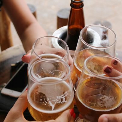 Ambev dispara com balanço forte e recorde de vendas de cerveja no Brasil