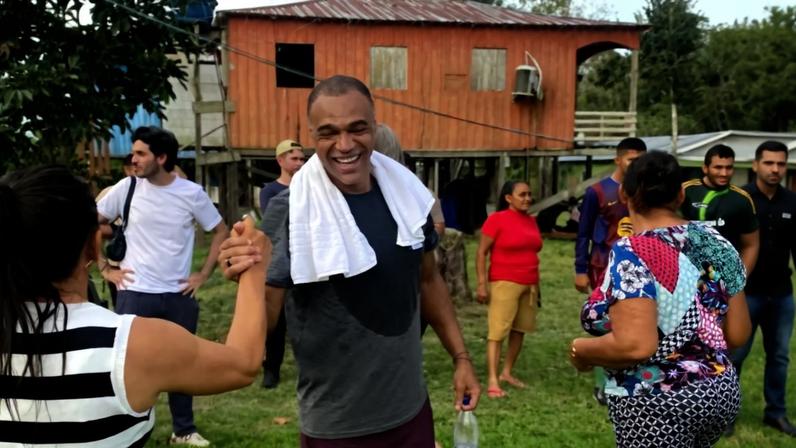 Globo amplia espaço de Denílson com série no Esporte Espetacular