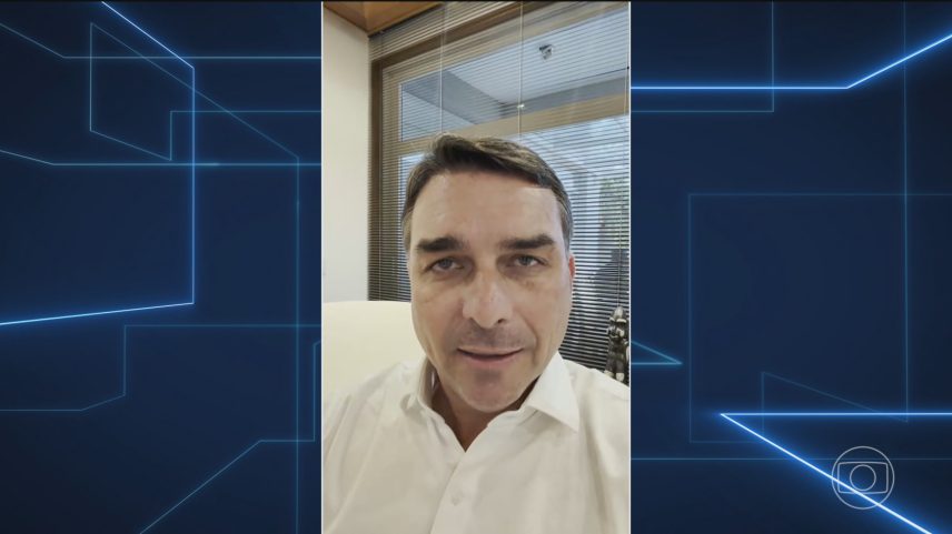 Flávio Bolsonaro e produtores do filme sobre Jair Bolsonaro apresentam versões diferentes para dinheiro enviado por Vorcaro — Foto: Jornal Nacional/ Reprodução