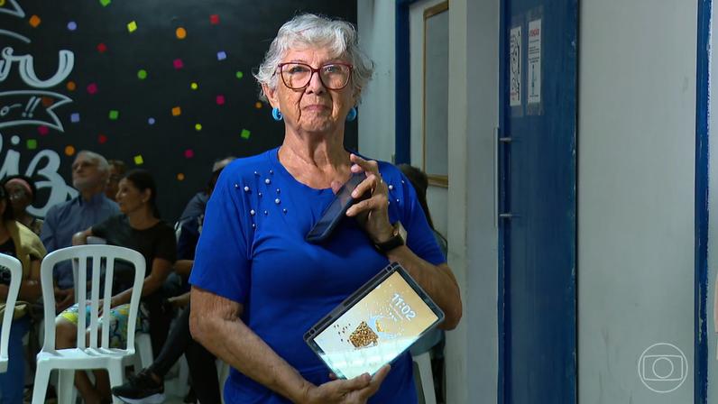Estudo associa uso excessivo de celular a transtornos como insônia e ansiedade em pessoas com mais de 60 anos — Foto: Jornal Nacional/ Reprodução