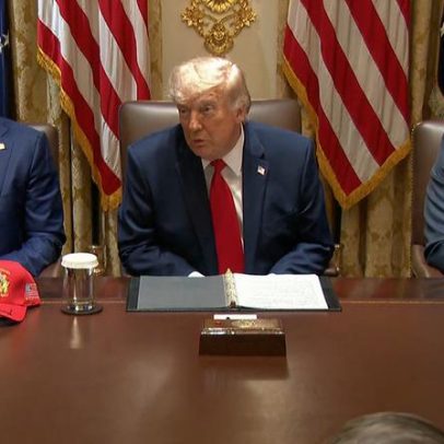 Trump ameaça Omã caso negocie com Irã sobre Estreito de Ormuz