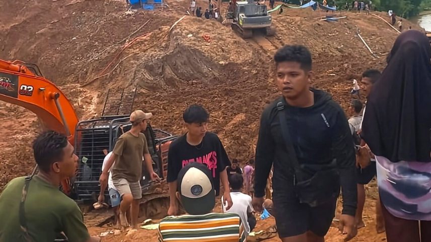 Nove mortos em mina ilegal em Sumatra após deslizamento; ouro permanece em alta