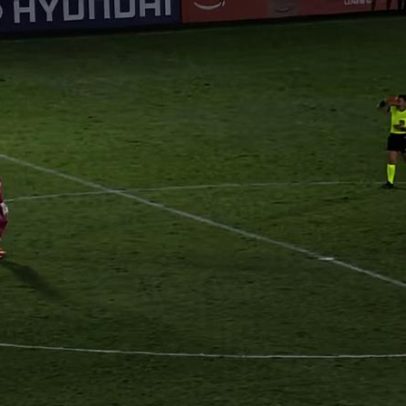 Flamengo tem atacante no lugar de goleira expulsa e busca empate no Brasileirão Feminino